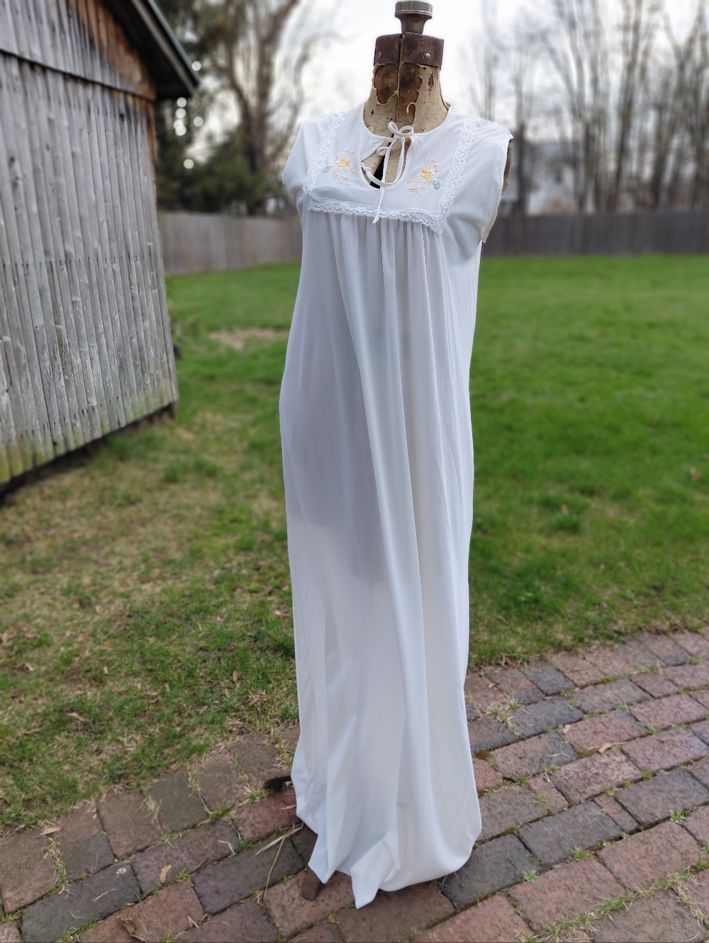 Vintage 60s long white embroidered & lace semi sheer maxi nightgown Womens M - Picture 2 of 8
